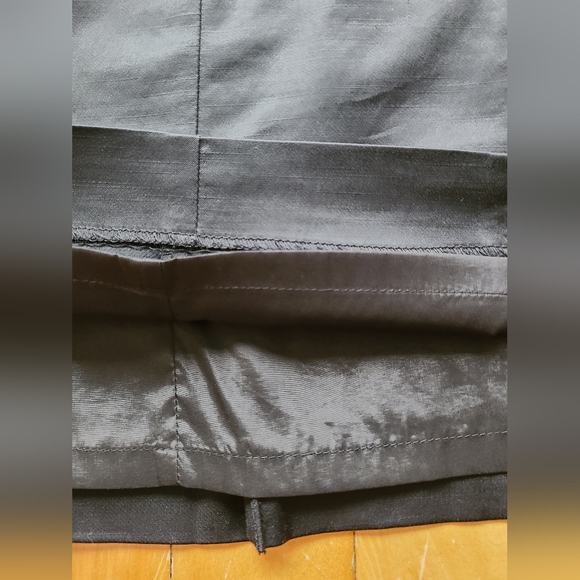 BEBE Satiny Skirt + Belt (US4) - Picture 5 of 6